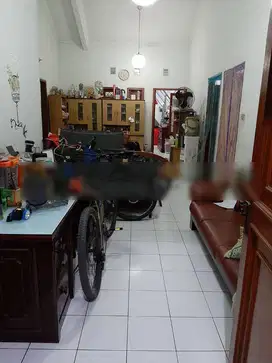 Dijual Runah 3 lantai di Taman Holis Indah