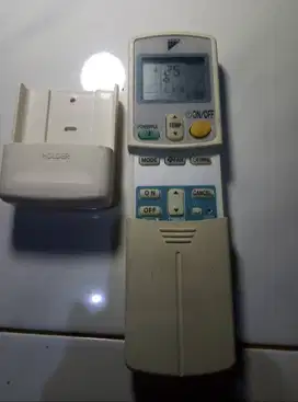 Remot AC Daikin Original asli bawaan masih bagus Cod perum karawaci