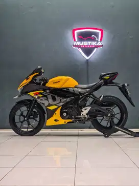 LIVERY FAVORIT!! Suzuki GSX 150R 2022 Hitam kuning  Mustika Motoshop