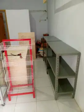 Rak besi perlengkapan usaha