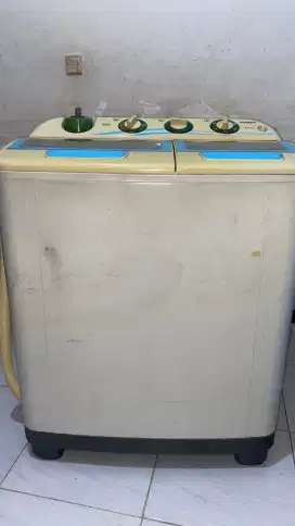 Mesin Cuci 2 Tabung 9 kg EXTRA LOW WATT SANKEN TW 1122GX