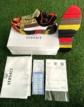 Sepatu Versace Medusa