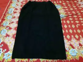 Rok Hitam Wanita