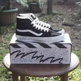 Sepatu Sneakers Pria Vans Vault SK8 Hi OG LX Black White 2020 Original