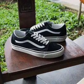 Sepatu Sneakers Pria Vans Old Skool Anaheim Black White Original Resmi