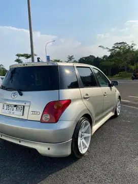 Toyota ist 2003 Bensin