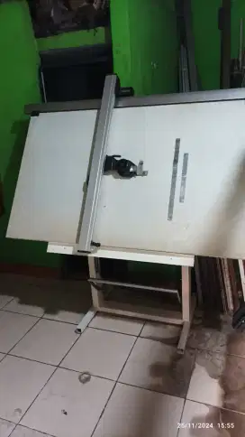 Meja gambar arsitek