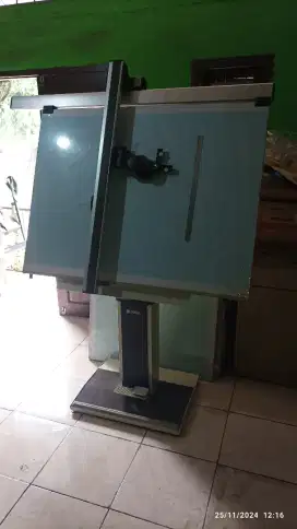 Meja gambar mutoh