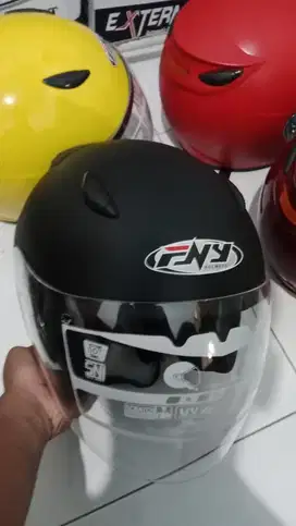 Helm baru dan mulus