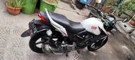 Honda Megapro 2012/Karbu