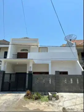 Rumah Cantik Semi Furnished Kertajaya Indah Surabaya