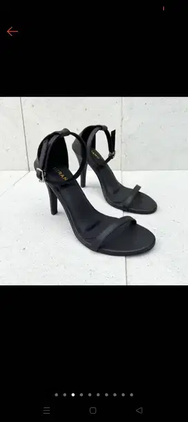 High heels baru beli dishopee ,dijual karna terlalu tinggi