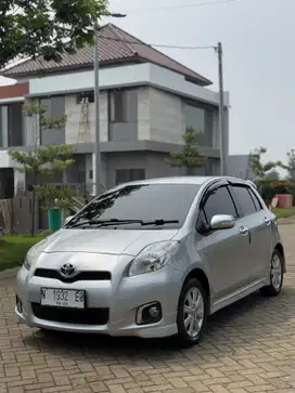 Toyota Yaris E matic 2012