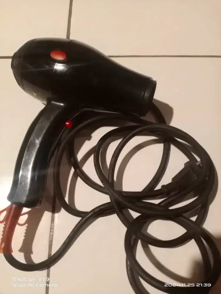 Hairdryer Philips 1600 w.like new