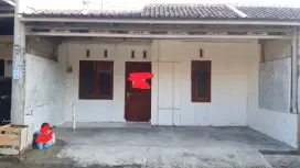 Dikontrakkan/Dikoskan/Disewakan rumah 2 kamar tidur, 1 kamar mandi