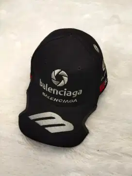 Luxury BALENCIAGA caps sangat keren dan stylish banget!