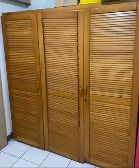 Lemari Baju Bekas 3 Pintu