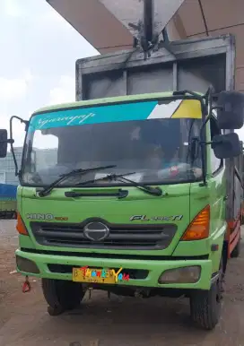 Hino Lohan 500 FL235JW Tronton 6×2 Wingbox Ors Turbo /Mitsubishi Fuso