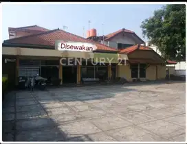 Bangunan Hotel Di Jalan Utama Jl.Tuparev, Cirebon