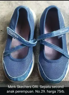 Sepatu anak perempuan