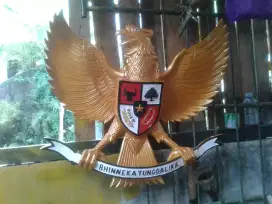 Patung burung Garuda Pancasila.ukuran besar.