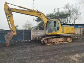 Dijual 2 unit excalator komatsu pc 210 dan pc 138 Tahun 2010