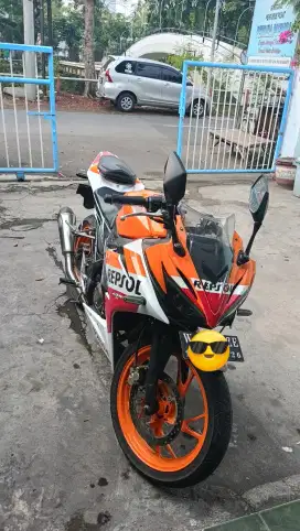 Dijual Sepeda Motor CBR 150 Warna Repsol