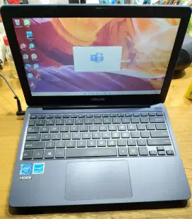 Dijual Laptop merk ASUS VivoBook E203MAH 11,6 inci Kondisi Baik