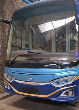 Mercedes Benz Bus 1526 thn 2010 kondisi seperti baru (full modif)