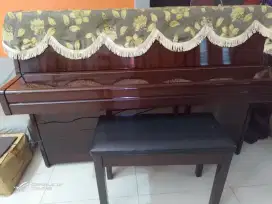 Piano Yamaha m1j