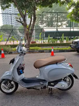 Vespa Primavera 150 I-Get ABS Warna Grey Materia Tahun 2022