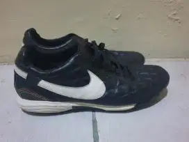 Sepatu futsal Nike Tiempo Ronaldinho 10R TF Original