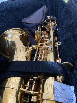 Baby saxophone merk J.Michael  dipakai sebentar
