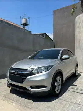 Honda HRV 1.5 E A/T Tahun 2015