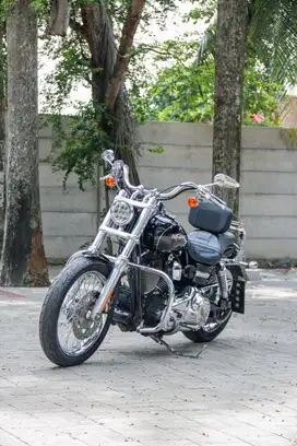 Harley Davidson Dyna Super Glide Custom 2011