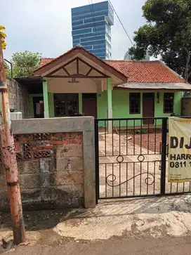 Rumah secondary di Jakarta Selatan.