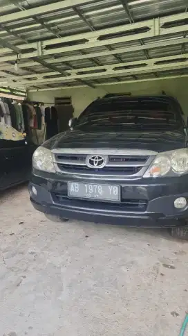 Di jual mobil kindisi istimewa Fortuner diesel 2.5 G mt cbu