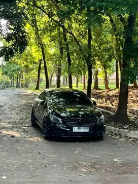 MERCEDES BENZ AMG CLA200