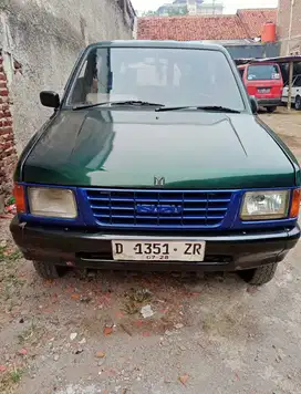 Mulus Terawat ! Isuzu Panther 2.3 Manual Diesel Warna Hijau Tahun 1993