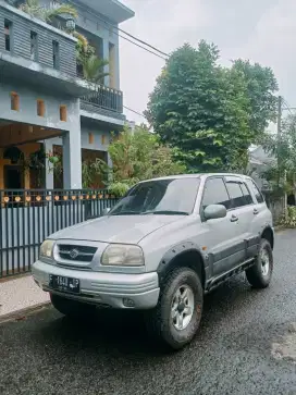 Suzuki Grand Escudo 1.6 MT