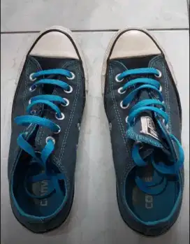 Sepatu Converse Original Warna Biru size 38