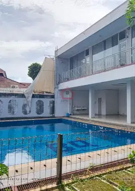 Rumah Usaha Di Pinggir Jalan Akses Ramai Di Lebak Bulus