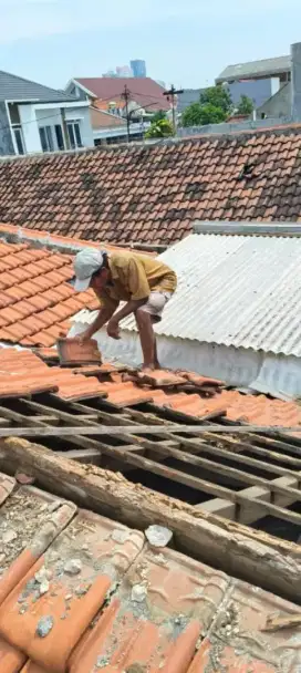 Tukang atap bocor pasang atap baja ringan renovasi rumah pasang plafon