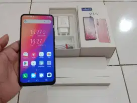 VIVO V15 RAM 8GB / 256GB 4G LTE 6.53in Kamera Pop Up Finger BUTUH UANG