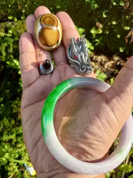 Barang Kesenangan Pribadi gelang  kristal boss