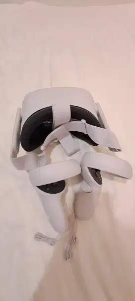 Oculus Quest 2 VR ( For sale )