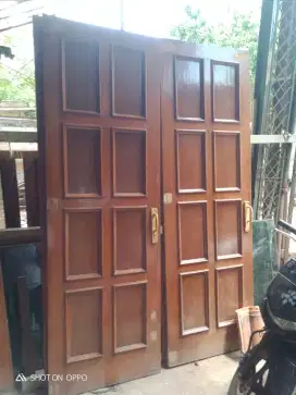 Pintu jati tua bekas masih bagus dan murah