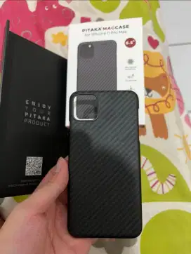Case ORIGINAL Pitaka carbon for iphone 11 promax ( ada dent dikit)