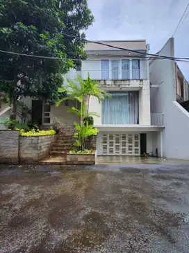 Di Jual Rumah second di komplek Lebak Bulus Jakarta Selatan