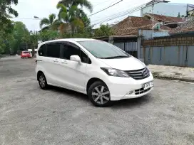 Honda Freed PSD 2011 DP 17jt Cic 3jtan